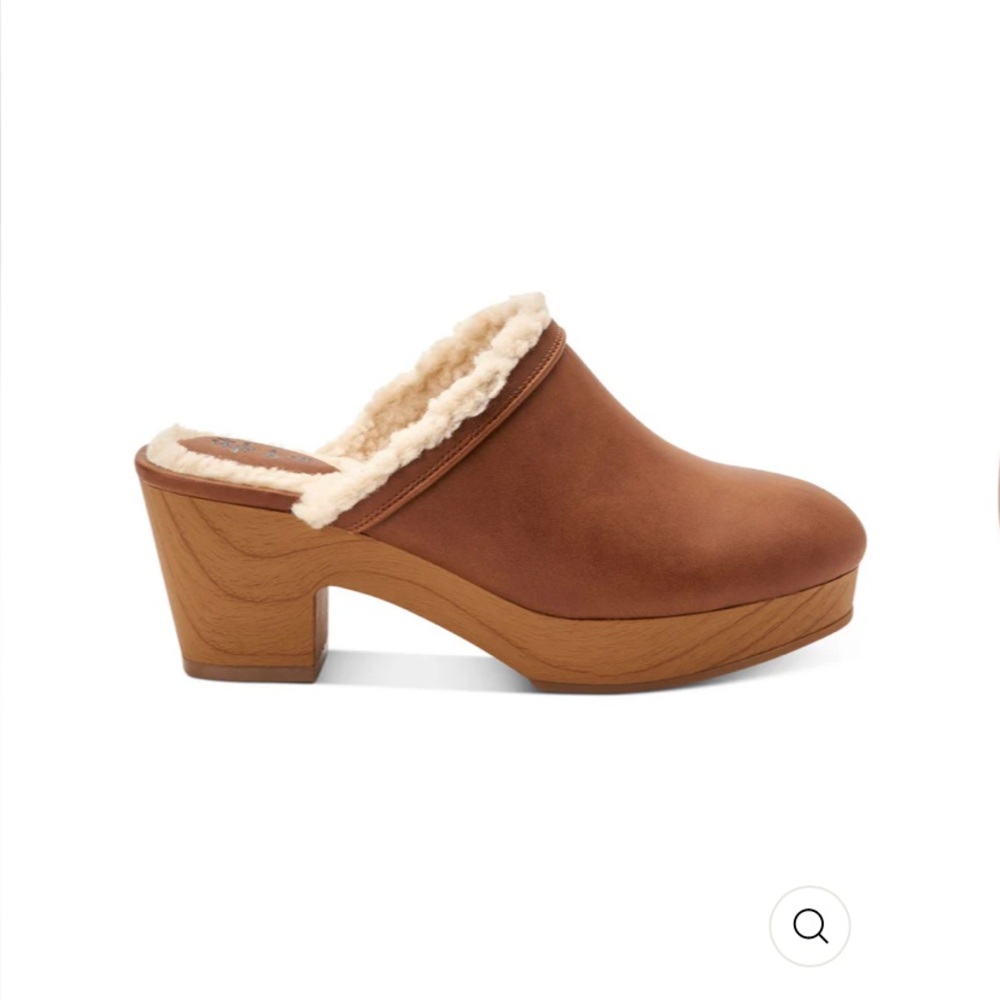Cognac Clogs
